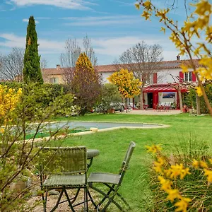 https://clos-des-hrissons-chambre-piscine-jardin.fr-provencehotel.com
