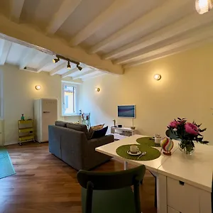 https://buro-nel-borgo.emilia-romagnahotels.net